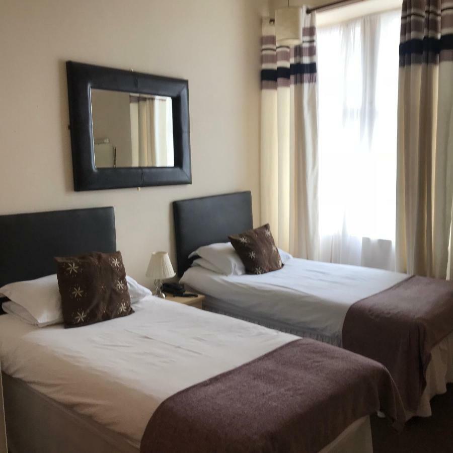 Carlton Hotel フォレス エクステリア 写真
